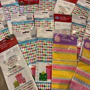 NWT Wilton Party Bags Lot of 17 Spring Party Colors